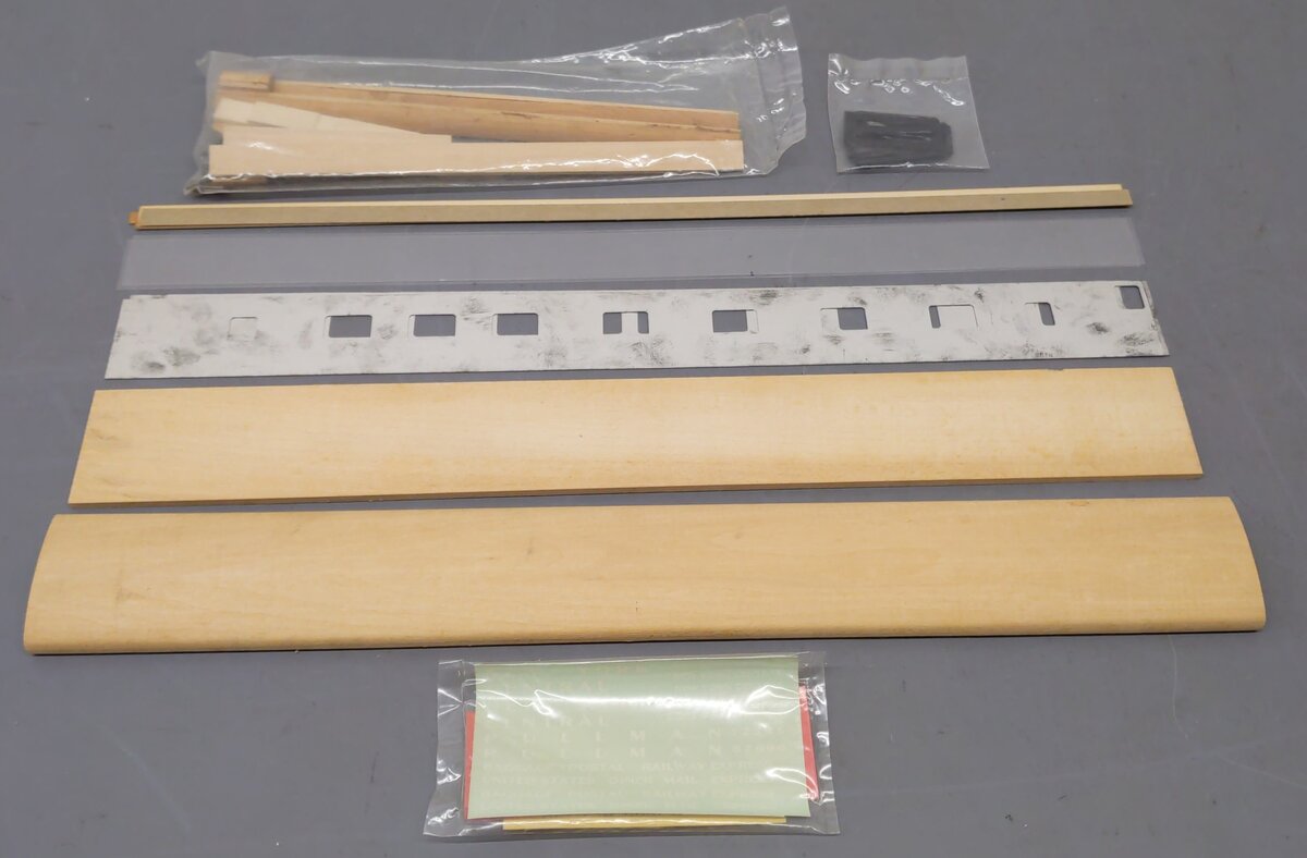 Walthers 3661 O Gauge 80' Pullman Coach Passenger Car Kit EX