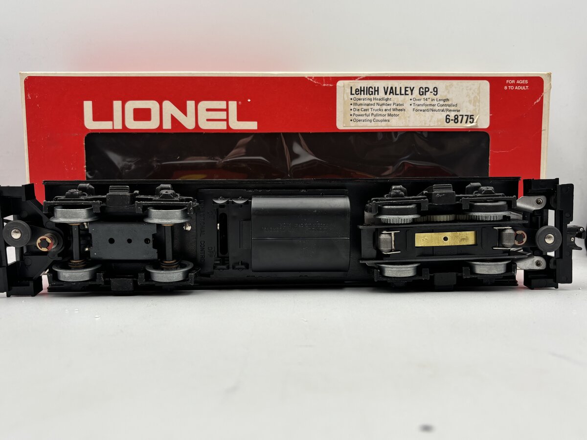 Lionel 6-8775 Lehigh Valley GP-9 Powered Diesel Locomotive EX/Box