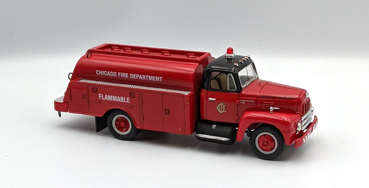 First Gear 19-1723 1:34 Scale International R-190 with Fuel Tanker Chicago FD MT/Box