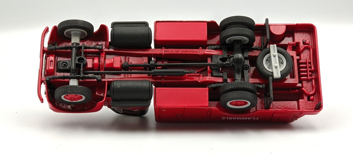 First Gear 19-1723 1:34 Scale International R-190 with Fuel Tanker Chicago FD MT/Box