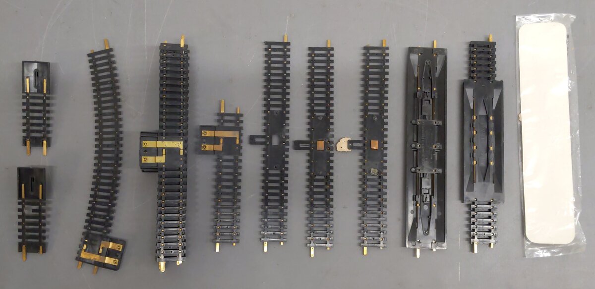 Atlas & Lionel HO Code 100  Assorted Track Sections [19] EX