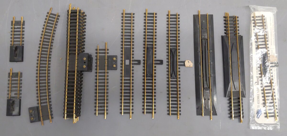 Atlas & Lionel HO Code 100  Assorted Track Sections [19] EX