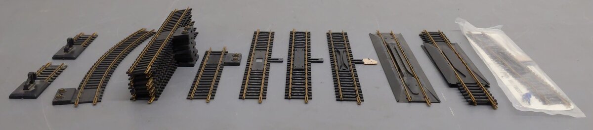 Atlas & Lionel HO Code 100  Assorted Track Sections [19] EX
