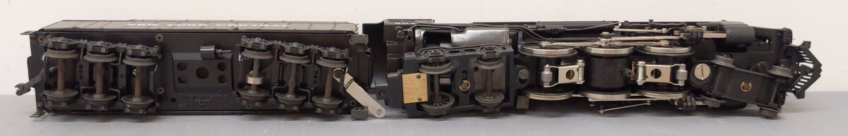 Lionel 6-18005 O NYC 4-6-4 700E Hudson Steam & Tender #5340 w/ Display Case EX/Box