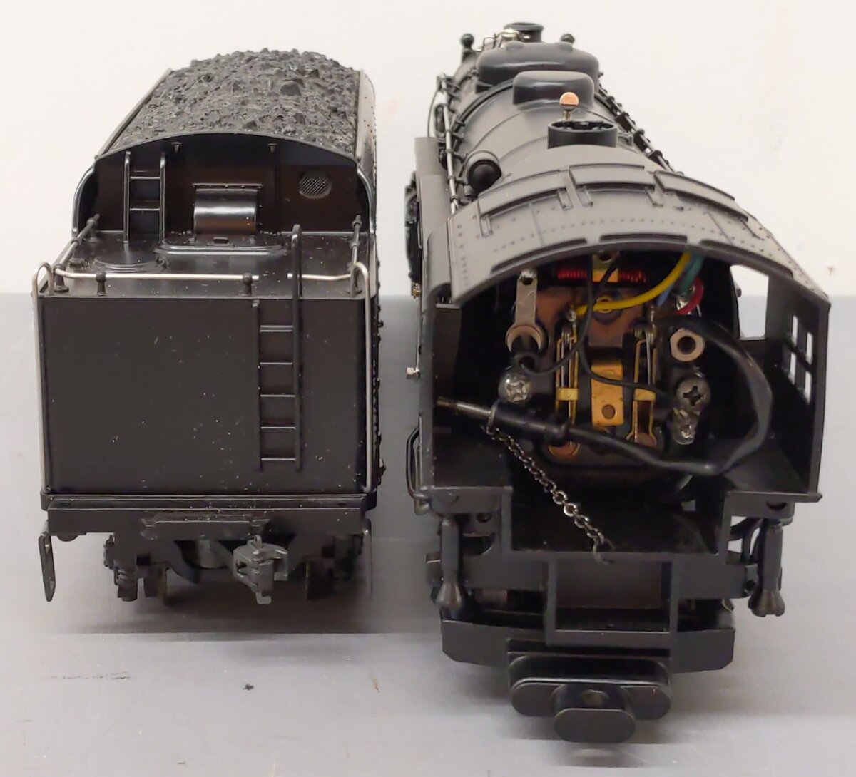 Lionel 6-18005 O NYC 4-6-4 700E Hudson Steam & Tender #5340 w/ Display Case EX/Box