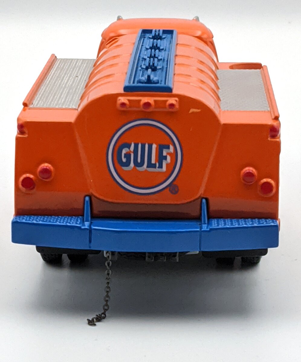 First Gear 19-1020 1:34 1951 Ford F6 Gulf Oil Fuel Tanker MT/Box