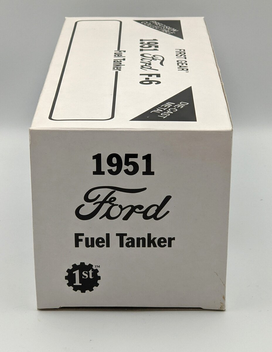 First Gear 19-1020 1:34 1951 Ford F6 Gulf Oil Fuel Tanker MT/Box