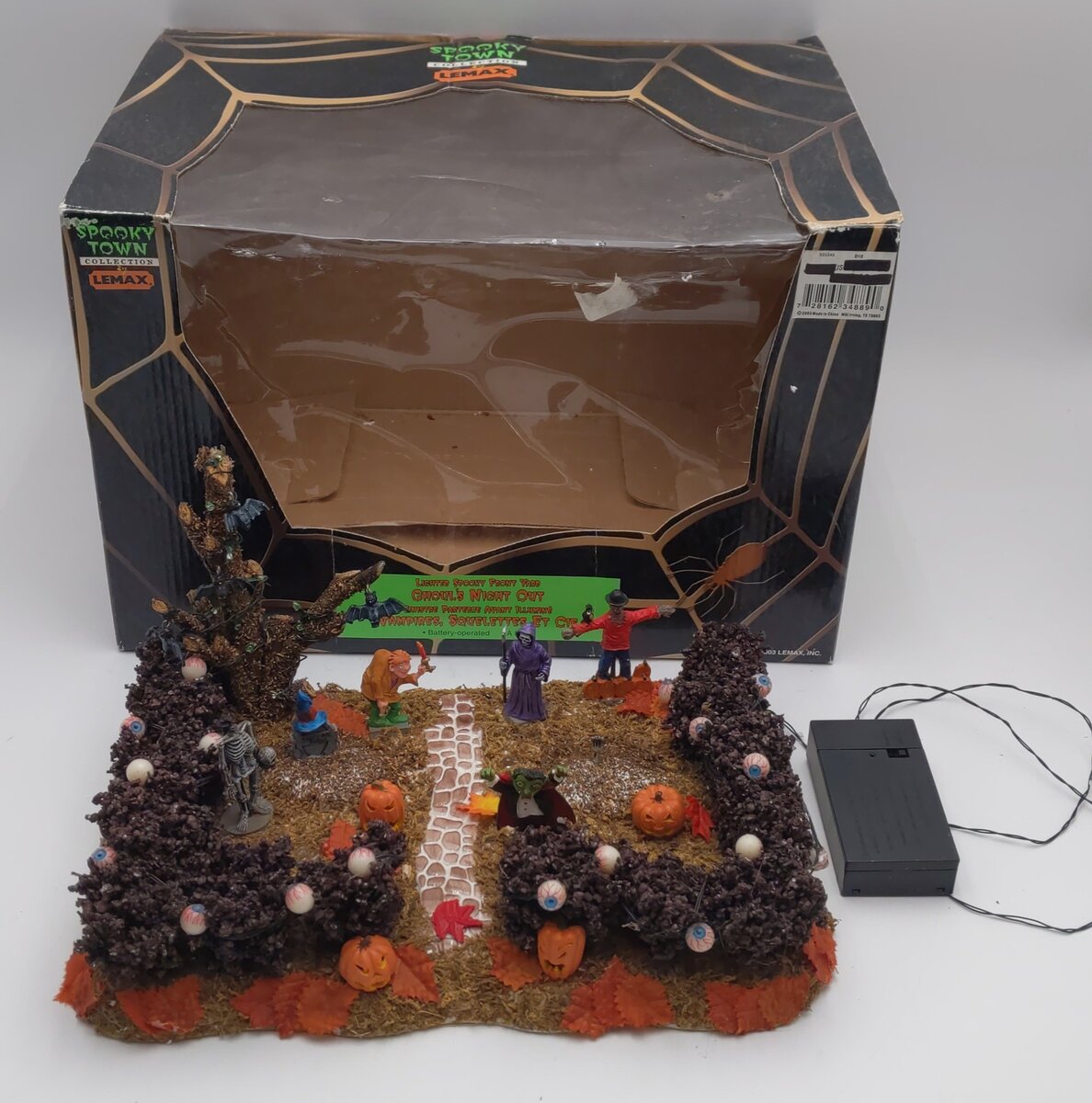 Lemax 34889 Spooky Town Ghouls Night Out Lighted Spooky Front Yard EX/Box