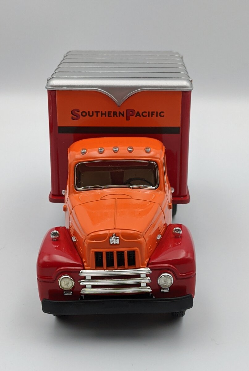 First Gear 19-1604 1:34 SP 1957 International R190 W/ Dry Goods Truck EX/Box