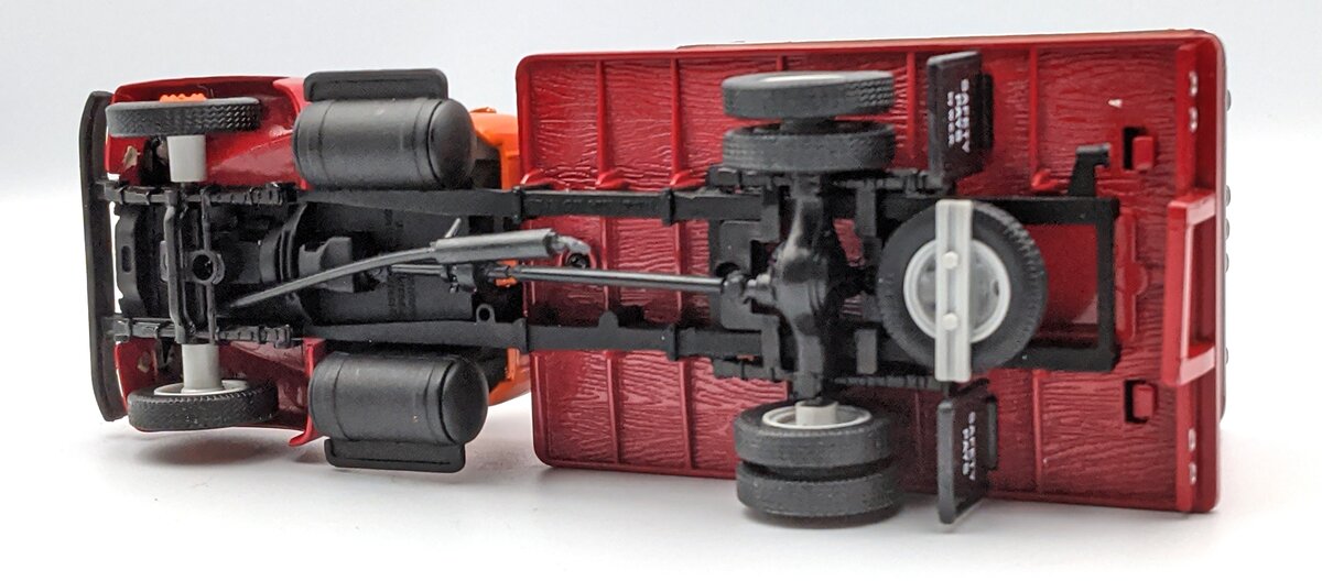 First Gear 19-1604 1:34 SP 1957 International R190 W/ Dry Goods Truck EX/Box