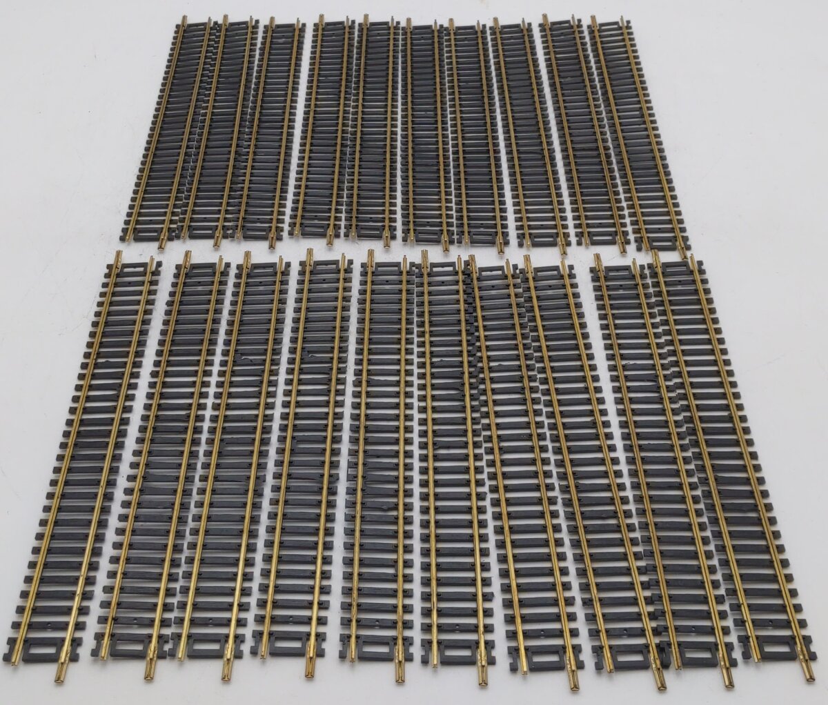 AHM 25404 HO Scale 9" Inch Straight Brass Track (Pack of 20) EX