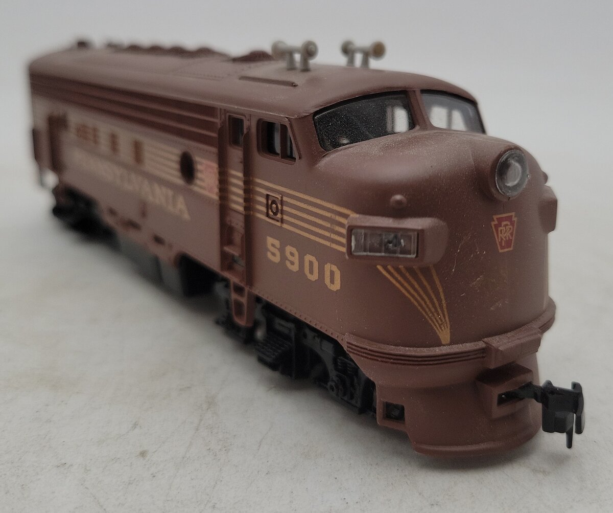 Pemco HO Scale Pennsylvania F9 Diesel Locomotive #4900 EX
