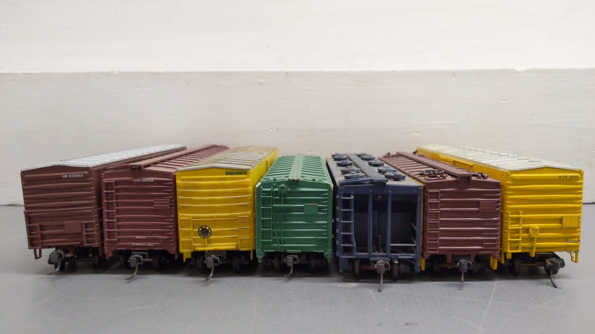 HO Scale CUSTOM Assorted Freight Cars: 9105, 29615, 214271, 402536, 553265 [7] VG