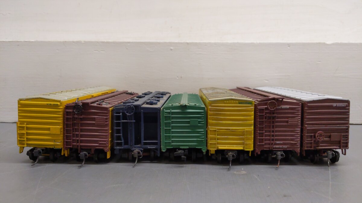 HO Scale CUSTOM Assorted Freight Cars: 9105, 29615, 214271, 402536, 553265 [7] VG