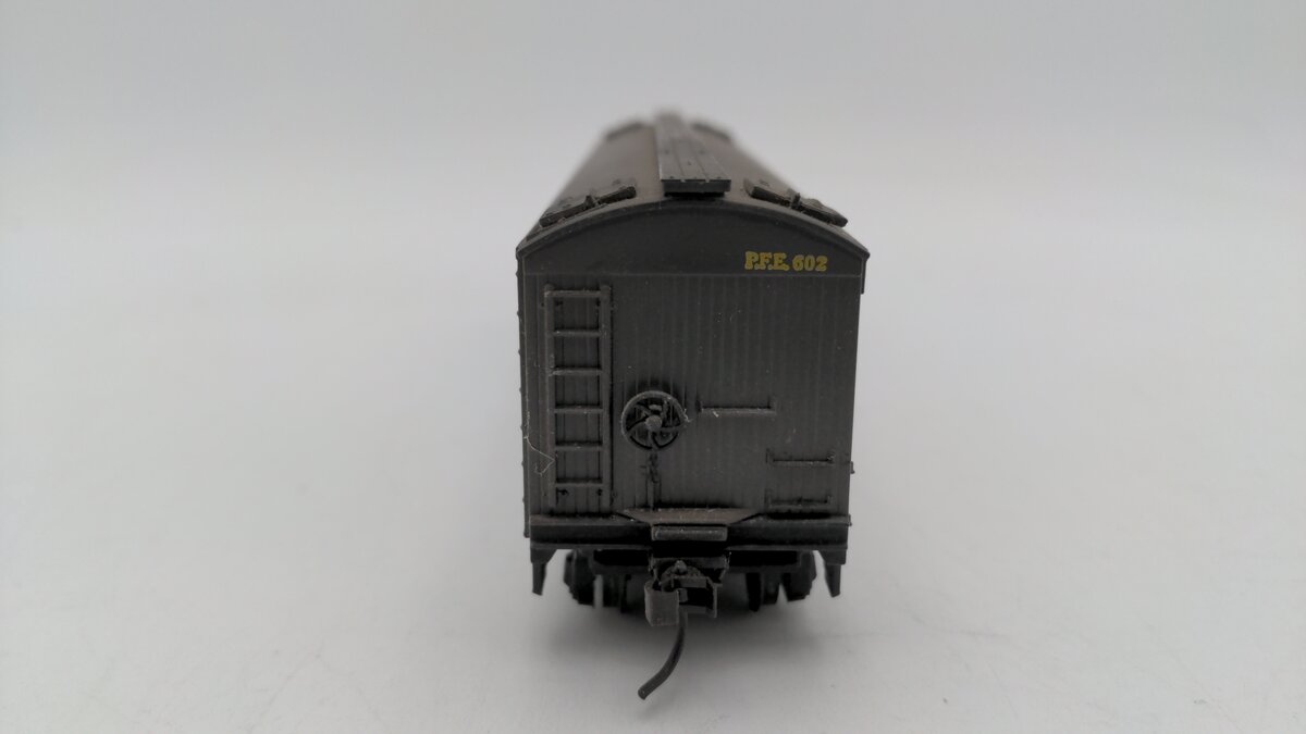 Athearn 5335 HO Scale Pacific Fruit Express50' Reefer # X 602 (Assembled) VG