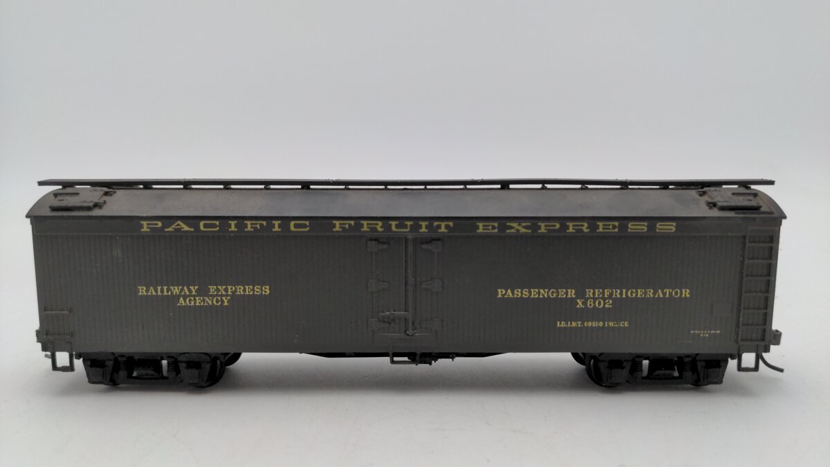 Athearn 5335 HO Scale Pacific Fruit Express50' Reefer # X 602 (Assembled) VG