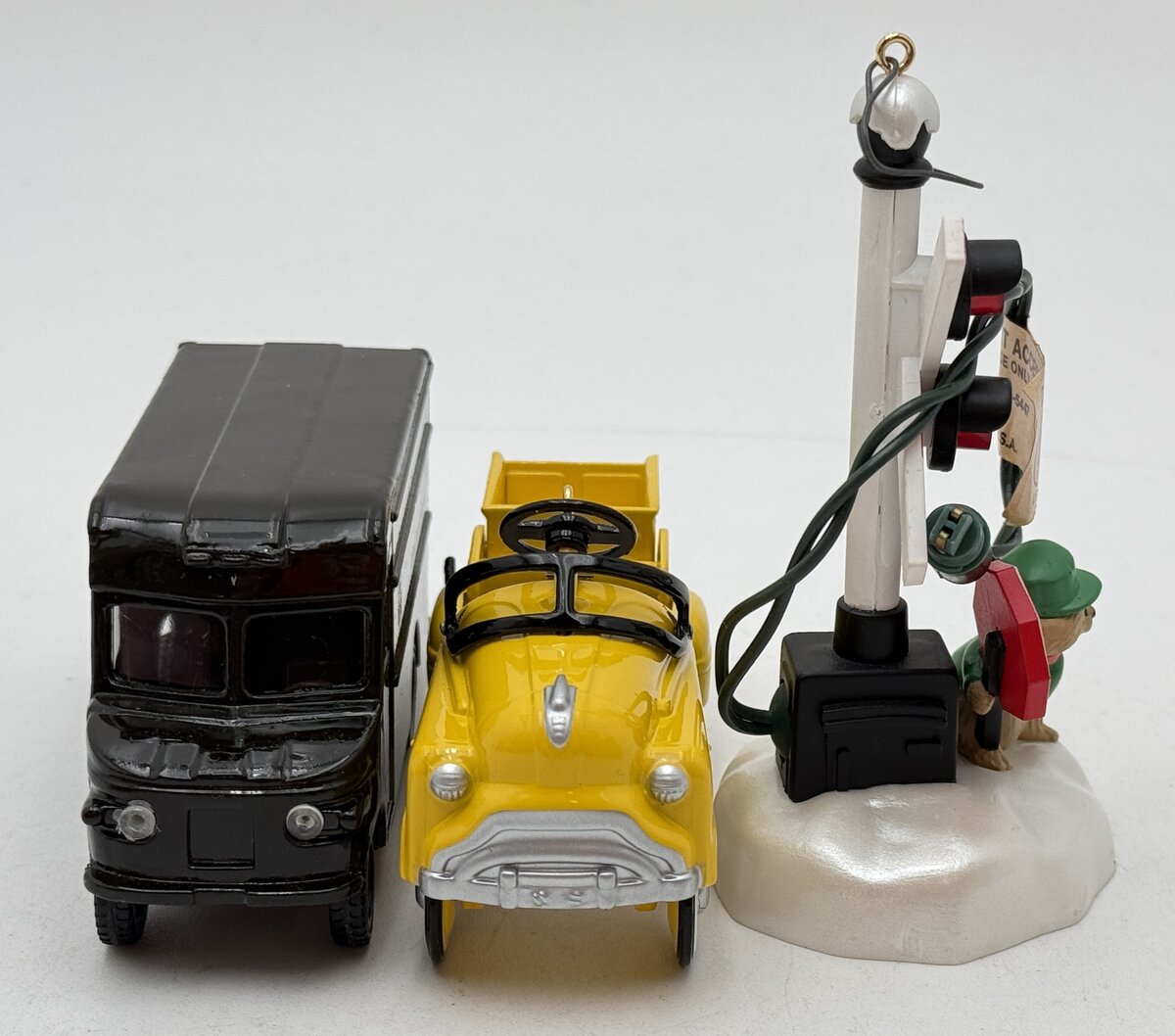 Seerol, Matchbox, & Others Assorted Diecast Vehicles [8] EX