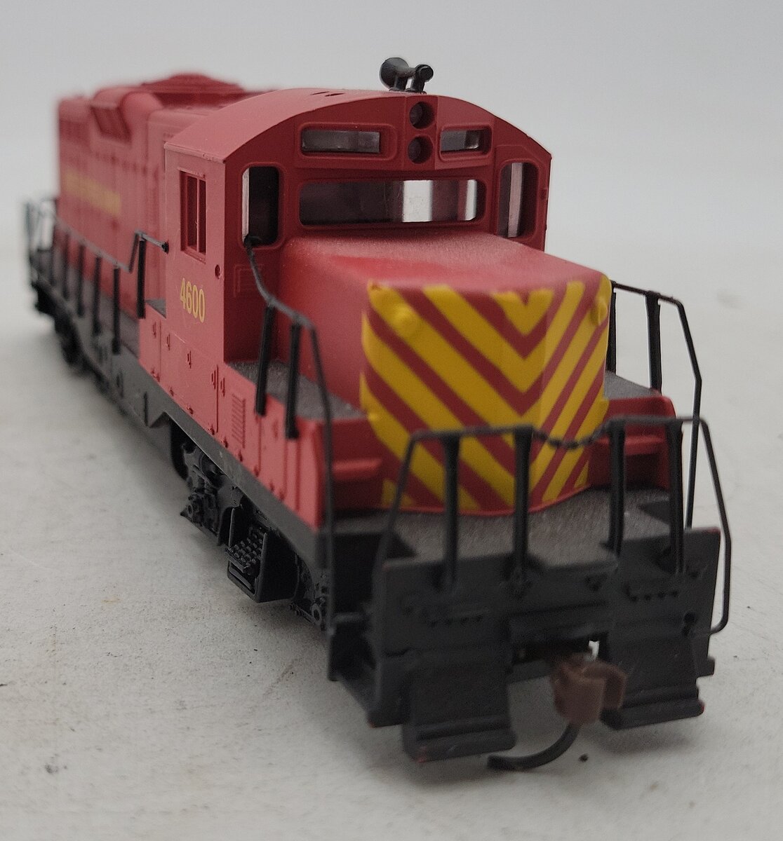 Walthers 931-701 HO Scale United States Army Diesel Locomotive #4600 EX