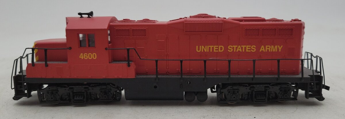 Walthers 931-701 HO Scale United States Army Diesel Locomotive #4600 EX