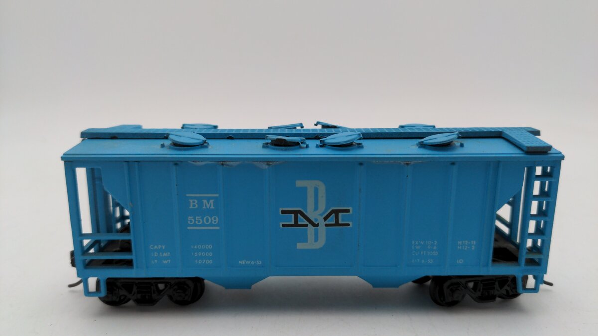 Bowser 56558 HO Scale Boston & Maine 2 Bay Hopper Car #5509