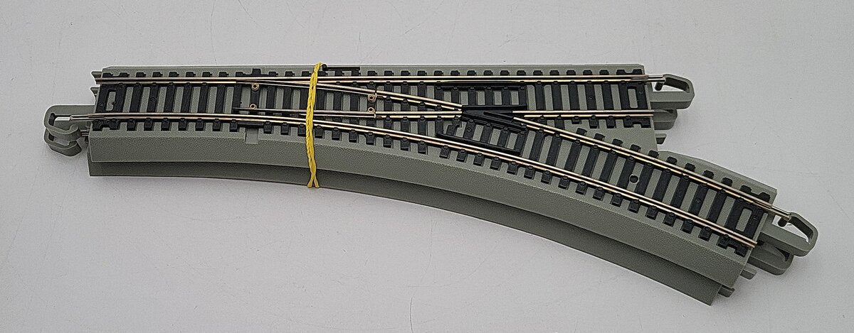 Bachmann HO Scale Right hand Manual Switcher Track Sections [2] LN