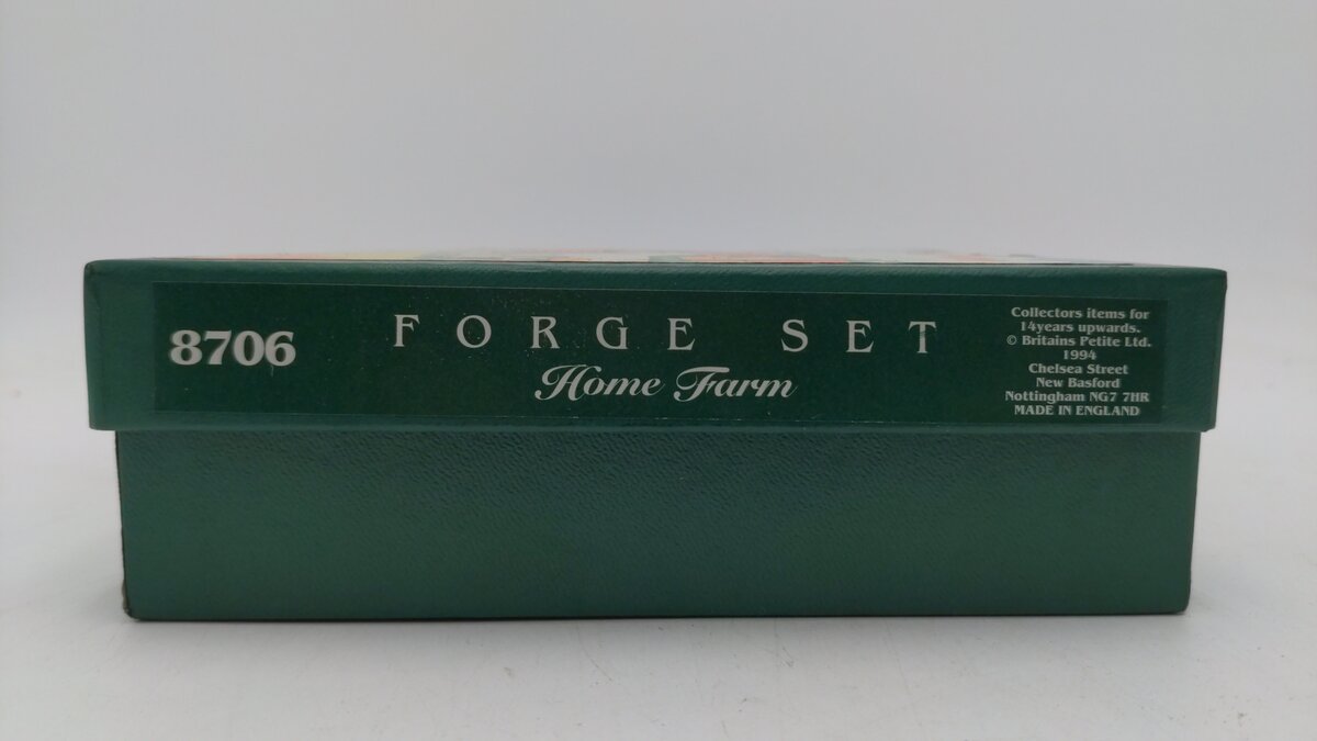 W. Britain 8706 Cast Metal Farm Forge With Horse Forge 2 Men 1 Boy and Anvil Set EX/Box