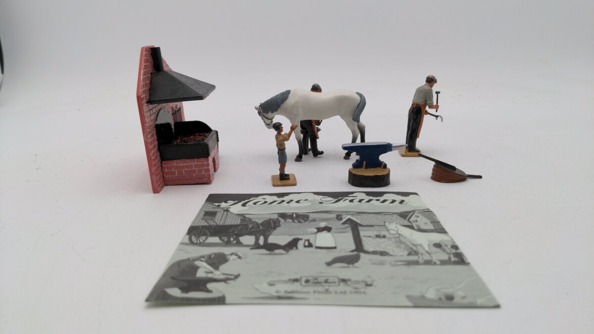 W. Britain 8706 Cast Metal Farm Forge With Horse Forge 2 Men 1 Boy and Anvil Set EX/Box