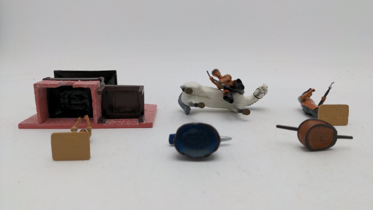 W. Britain 8706 Cast Metal Farm Forge With Horse Forge 2 Men 1 Boy and Anvil Set EX/Box