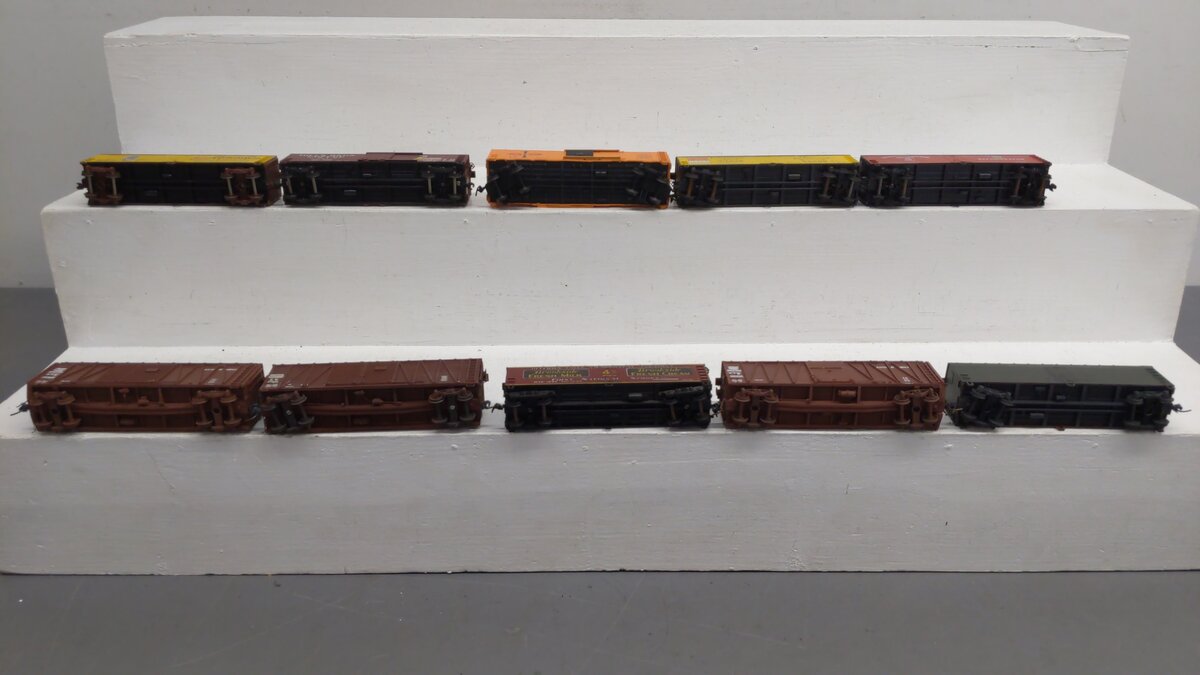 HO Scale CUSTOM Assorted Freight Cars: 585034, 394, 161, 905, 3003, 23099 [10] VG