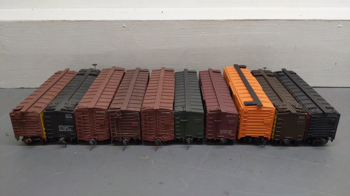 HO Scale CUSTOM Assorted Freight Cars: 585034, 394, 161, 905, 3003, 23099 [10] VG