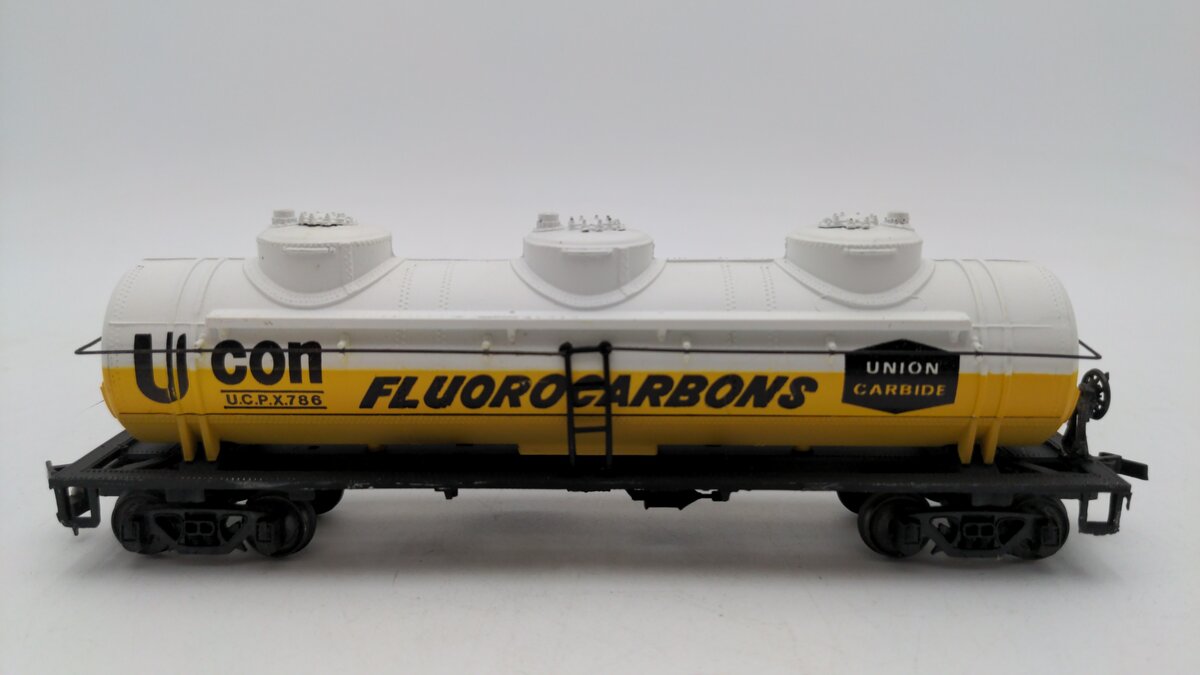 AHM HO Scale Fluorocarbons 3 Dome Tank Car #U.C.P.X 786 VG