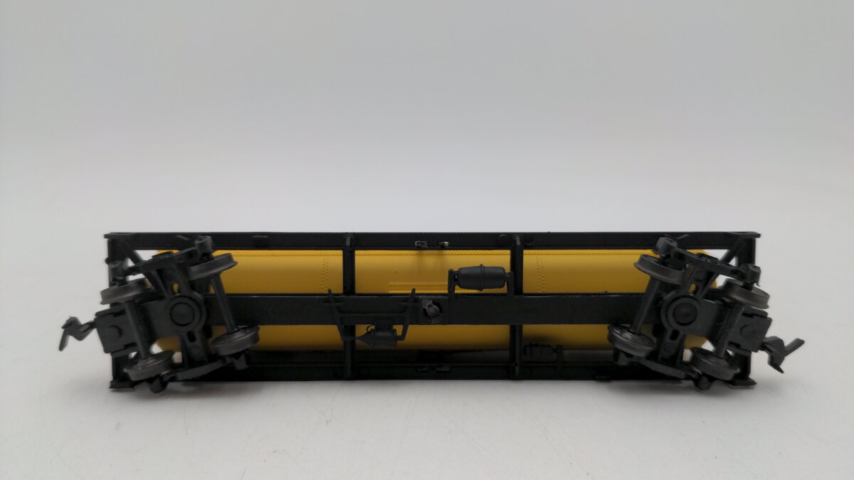 AHM HO Scale Fluorocarbons 3 Dome Tank Car #U.C.P.X 786 VG