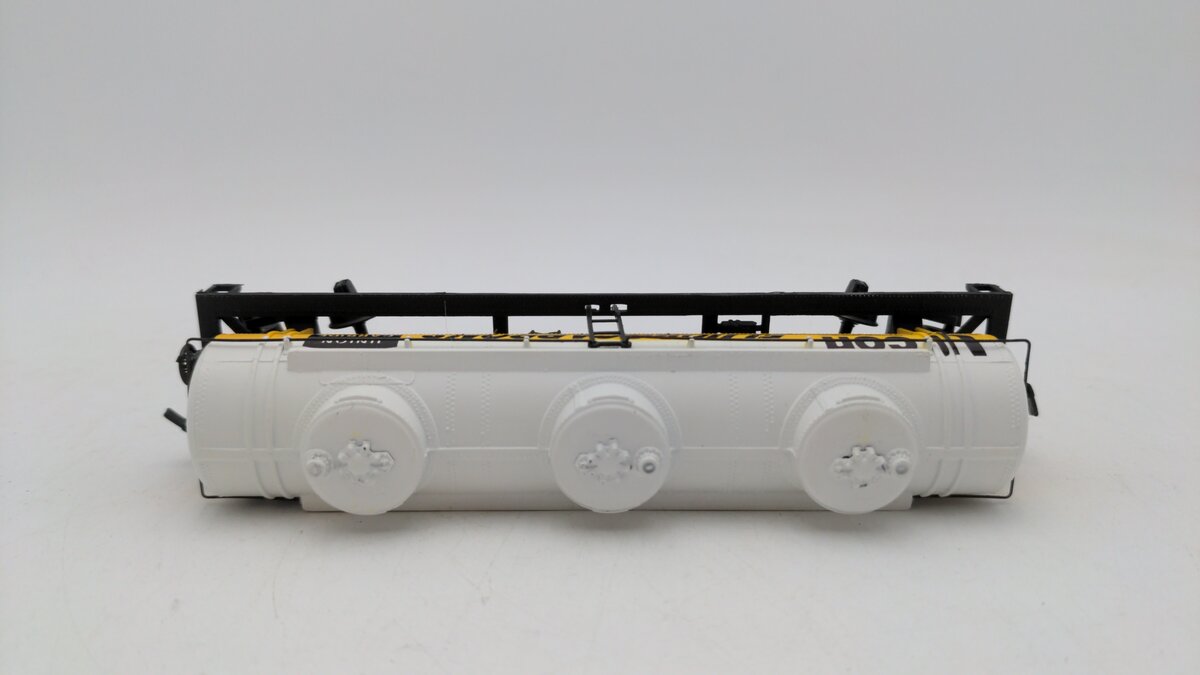 AHM HO Scale Fluorocarbons 3 Dome Tank Car #U.C.P.X 786 VG