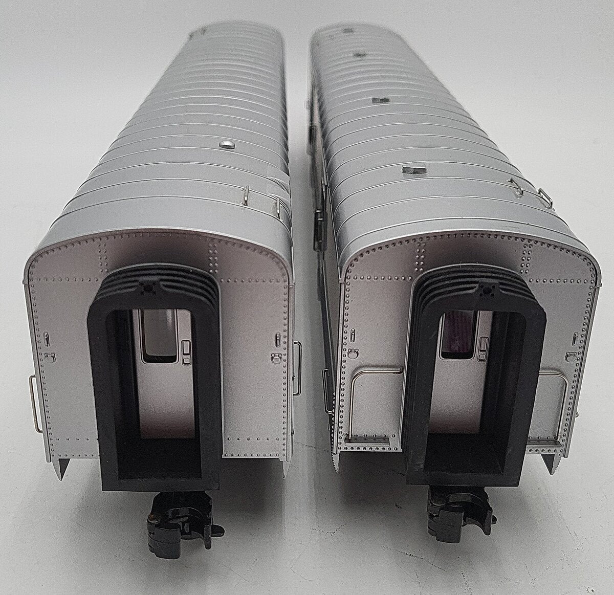 MTH 30-67832 O Gauge Santa Fe 60' Streamlined Sleeper/Diner 2-Car Passenger Set EX/Box