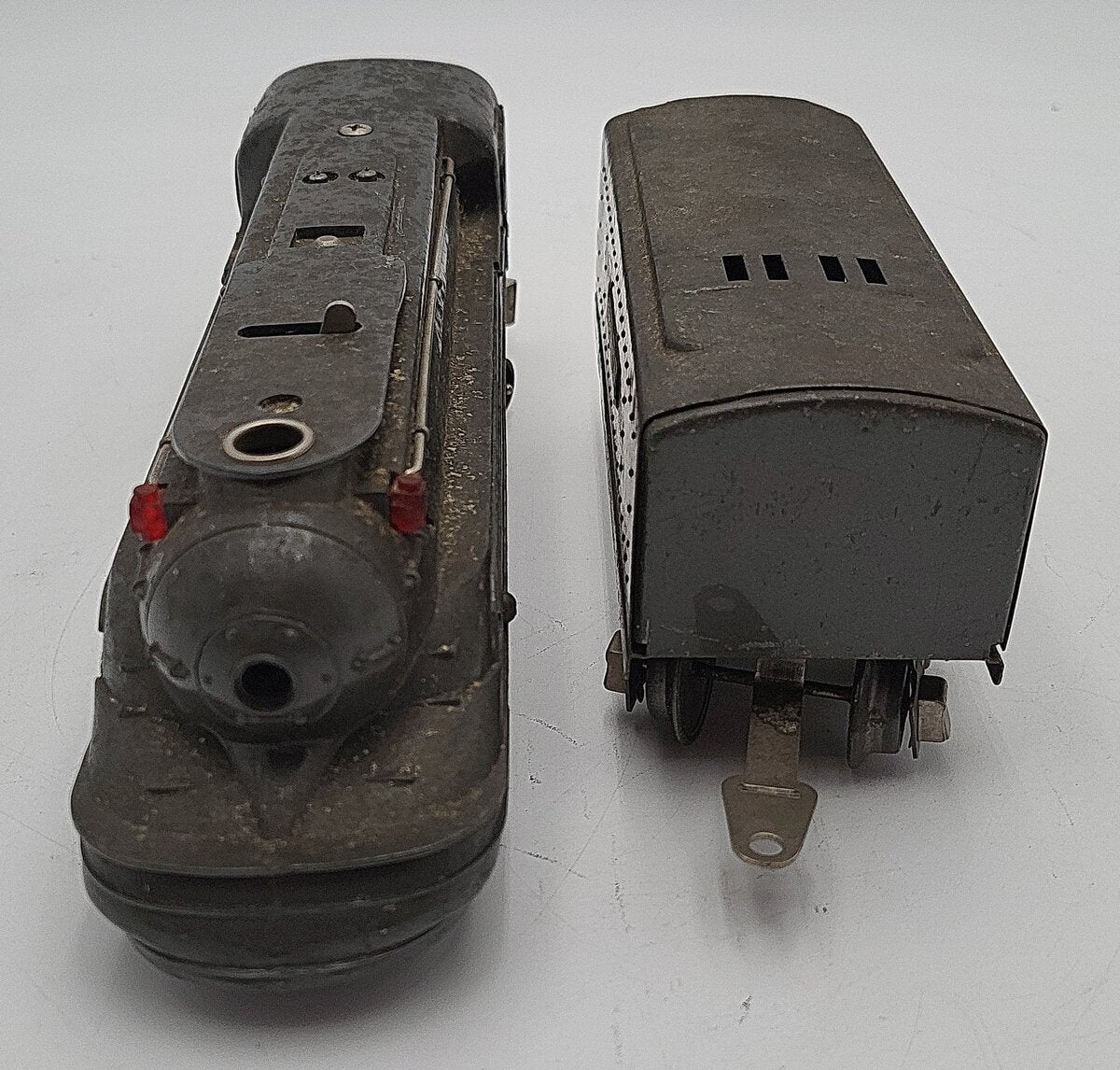 Lionel 1668 O Vintage 2-6-2 Lionel Lines Gunmetal Torpedo Steam Engine w/Tender VG