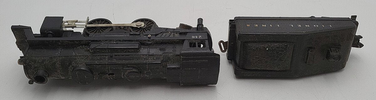 Lionel 246 Vintage O 2-4-2 Plastic Scout Steam Locomotive & 1061T Tender VG
