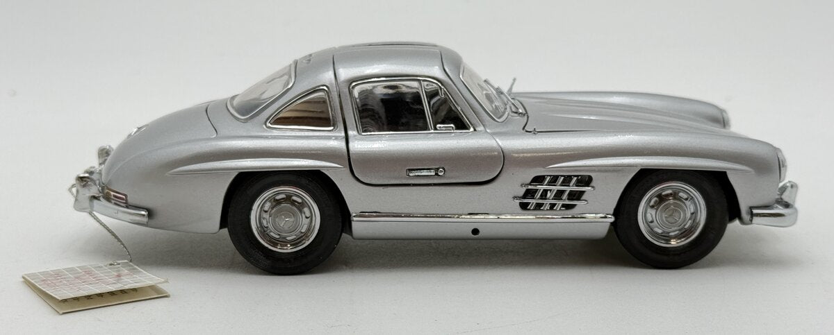 Franklin Mint 1954 1:24 Scale Silver Mercedes Benz 300 Gullwing SL Convertible EX/Box