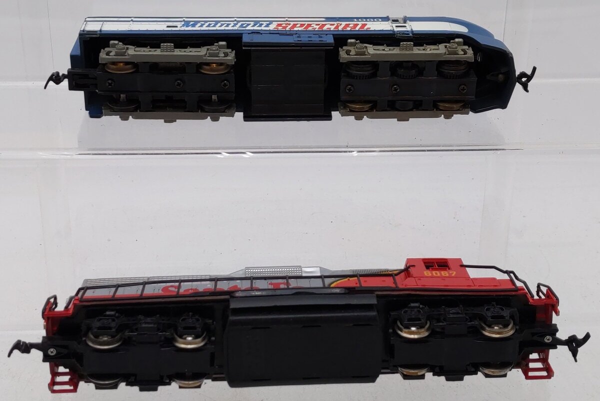 HO Scale Assorted Powered Diesel Locomotives [2] VG