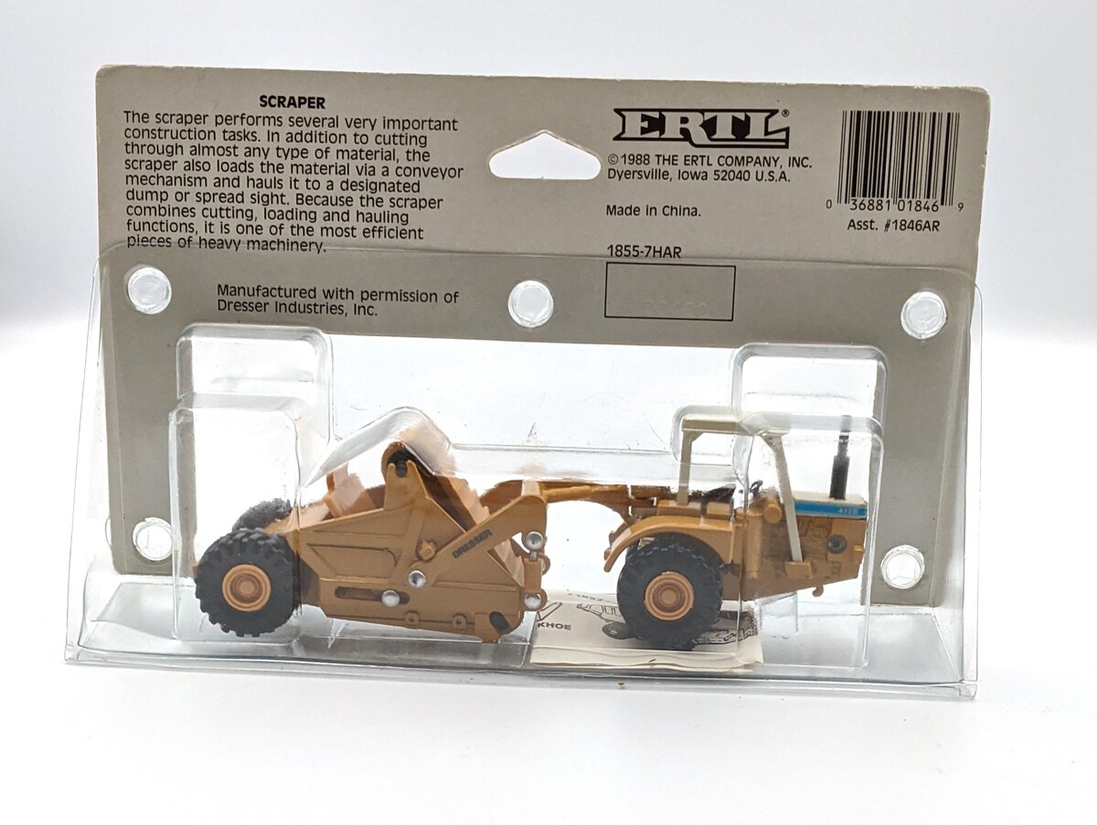Ertl 1855 1:64 Die-Cast Mighty Movers Dresser Scraper 412B MT/Box