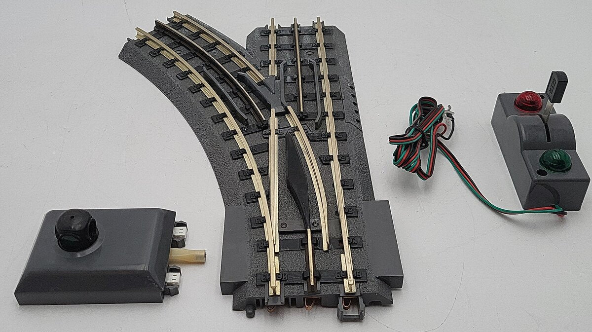 MTH 40-1005 O31 RealTrax Nickel Silver Left Hand Remote Switch Turnout  EX