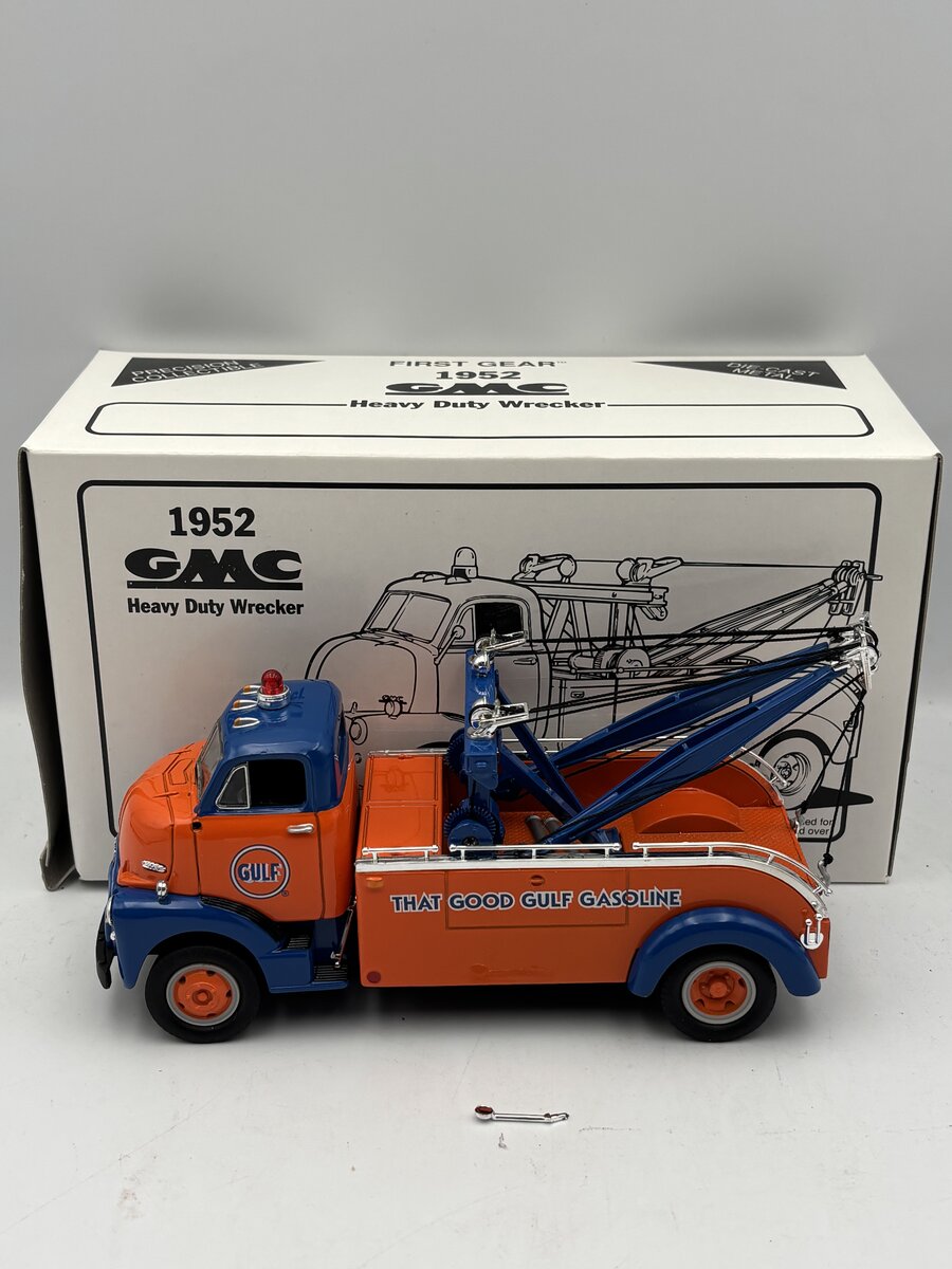 First Gear 19-1061 1:34 1952 GMC Heavy Duty Wrecker EX/Box