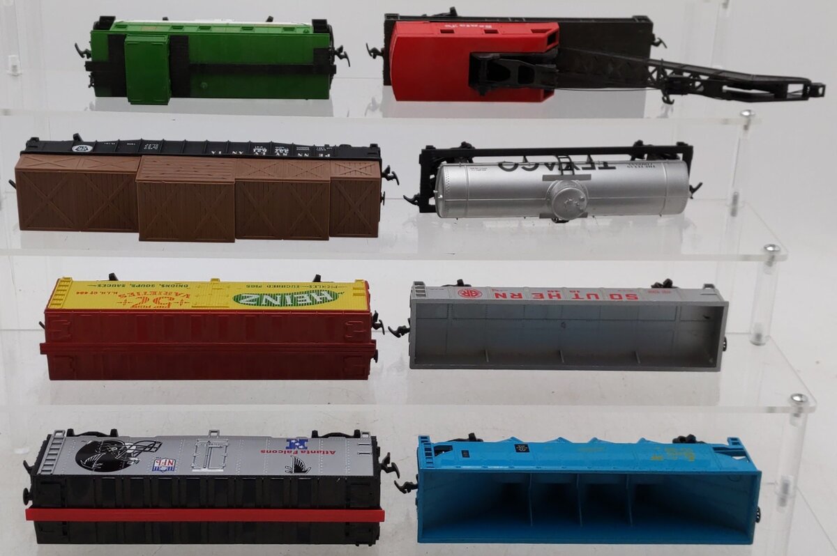 HO Scale Assorted Freight Cars [8] VG