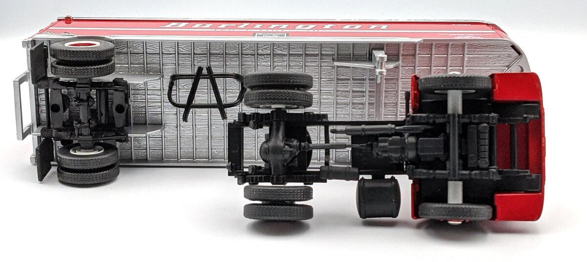 First Gear 18-1545 1:34 Die-Cast White 3000 Tractor with 30