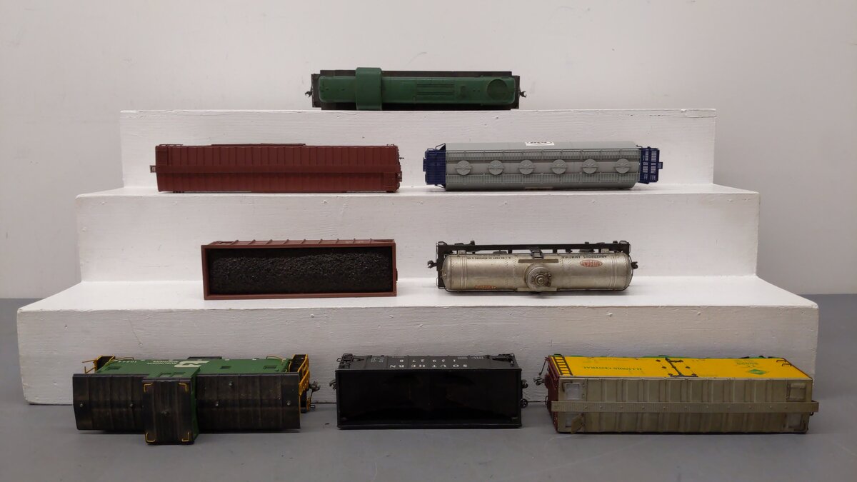Atlas, Weaver & Others Assorted O Scale Freight Cars & Diesel Locomotive [8]