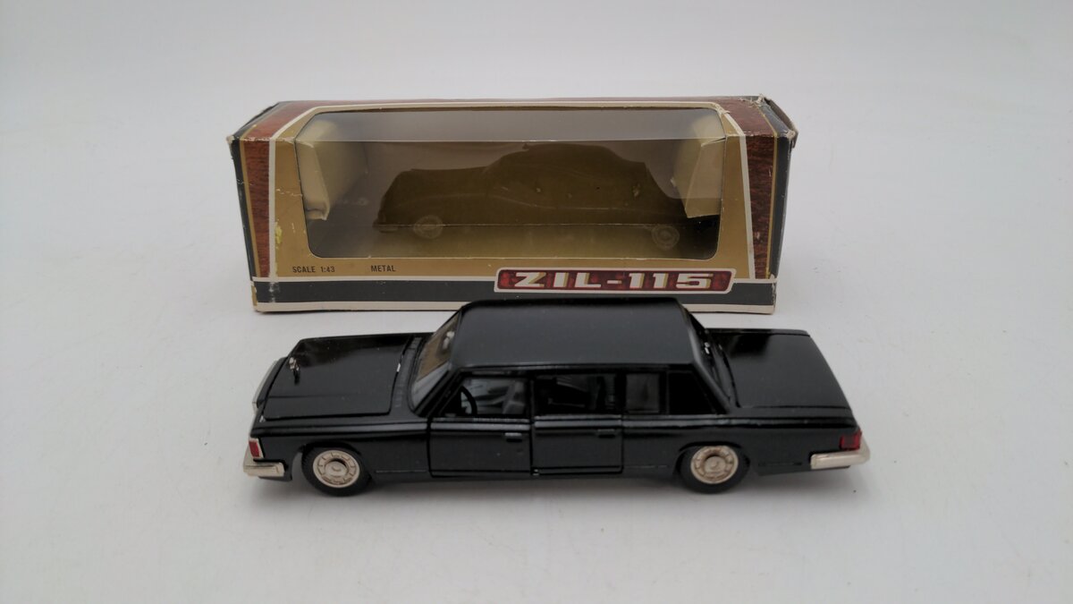 1:43 Scale Black Limousine Die-Cast Metal Car Opening Doors, Trunk and Hood EX/Box