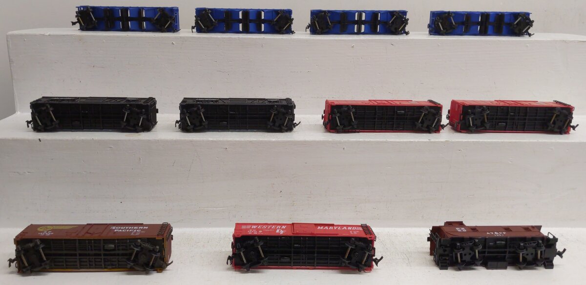 Roco HO Scale Assorted Freight Cars  [11] EX