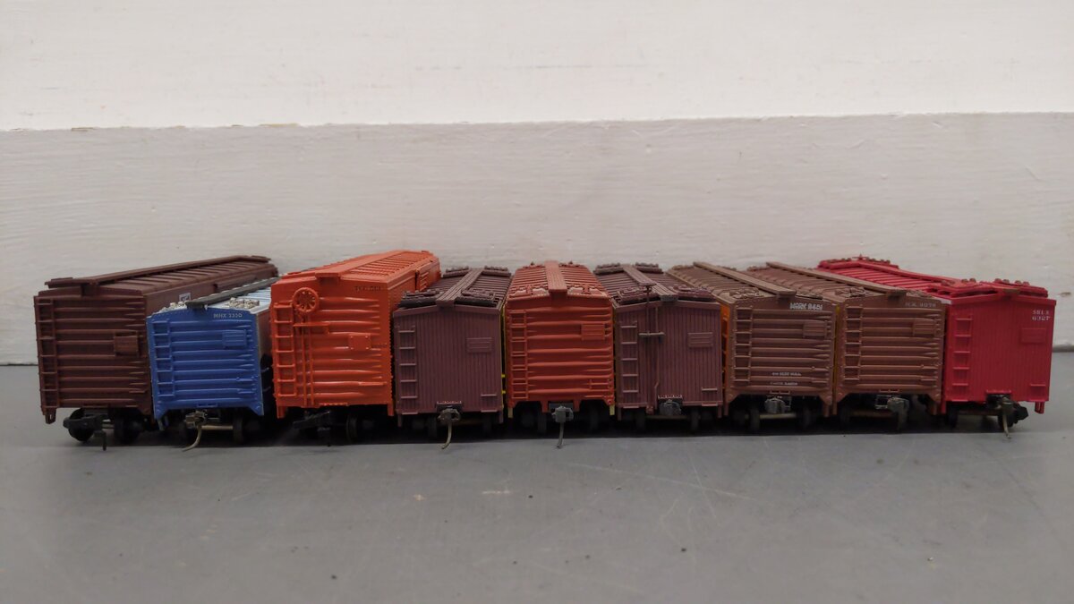 Life Like & Other HO Scale CUSTOM Assorted Freight Cars: 410, 18263, 9481 [9]