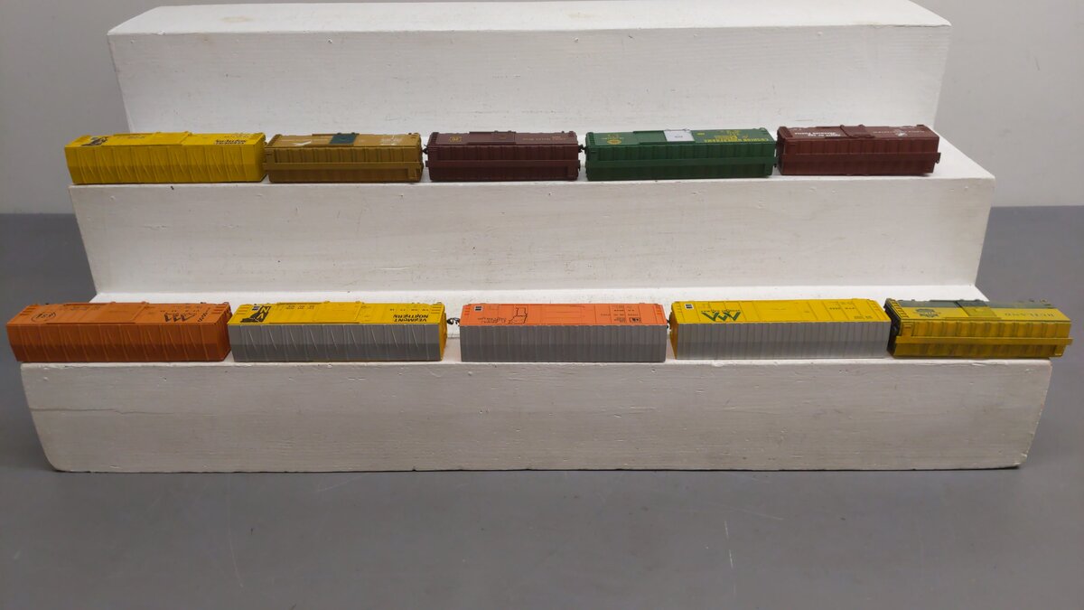 Life Like HO Scale Assorted CUSTOM Freight Cars: 7739, 1979, 7354, 132 [10]