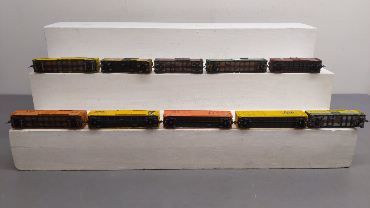 Life Like HO Scale Assorted CUSTOM Freight Cars: 7739, 1979, 7354, 132 [10]
