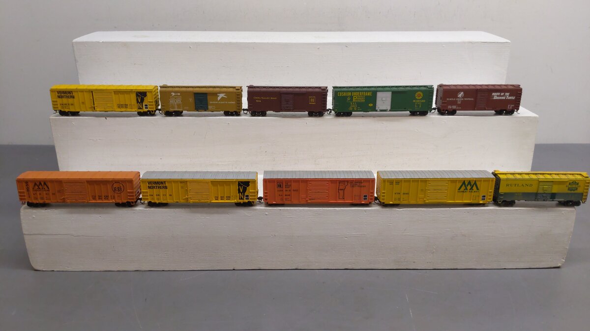 Life Like HO Scale Assorted CUSTOM Freight Cars: 7739, 1979, 7354, 132 [10]